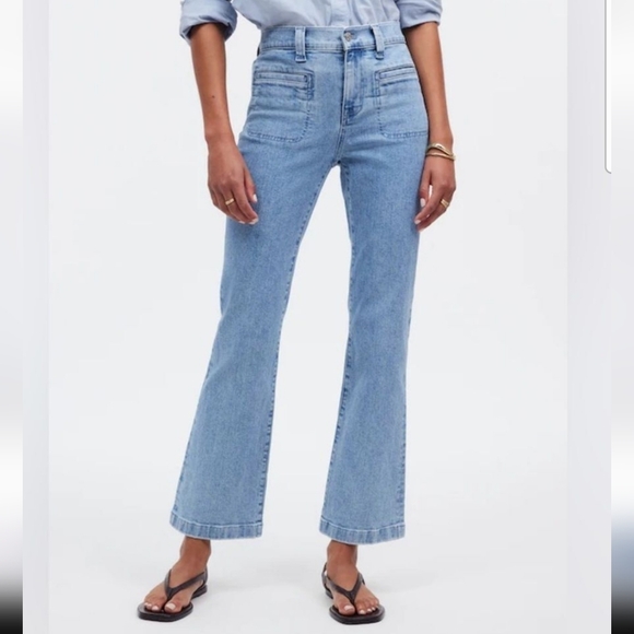 Madewell Denim - NWT Madewell Mid-Rise Kick Out Ankle Denim Jeans
